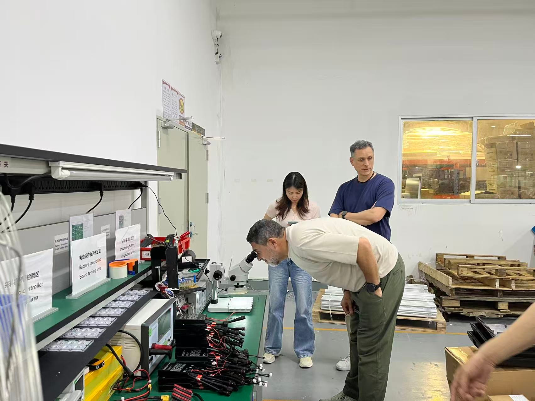 Inspección en laboratorio de baterías