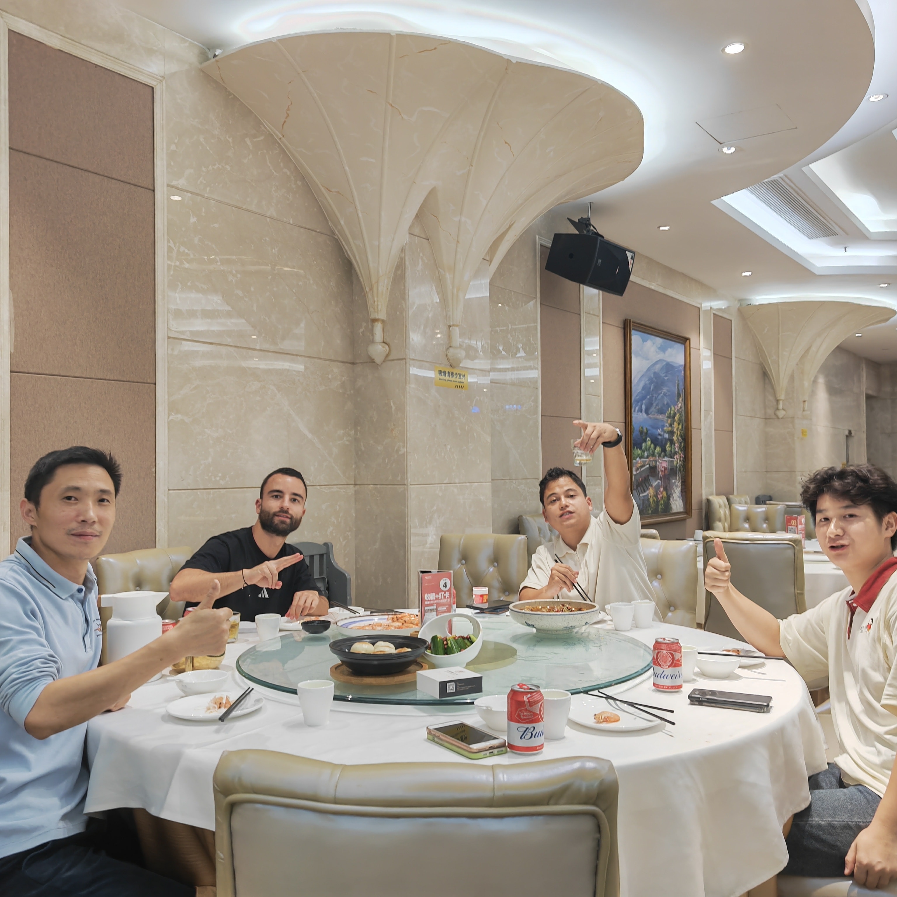 Expansión de la fábrica Guohui Lighting a lo largo de los años