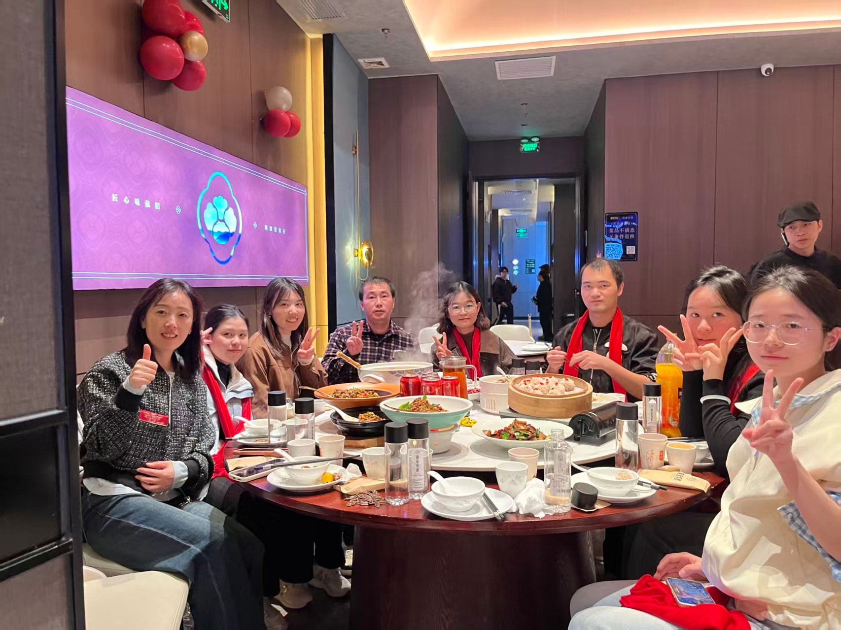 Cena de equipo en sala privada