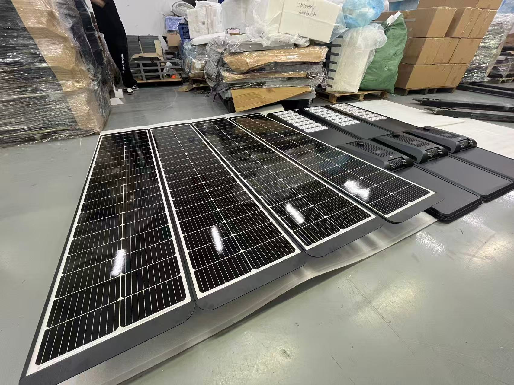 Paneles solares en planta — producción en curso