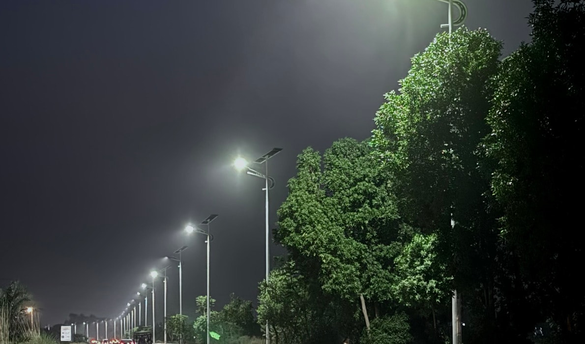 Almacén de luminarias solares